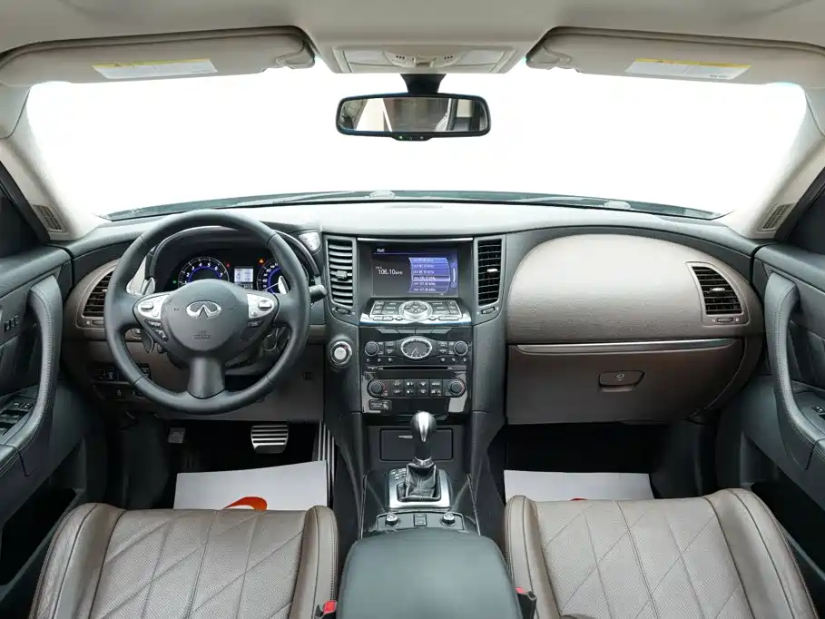 Infiniti QX70 — миниатюра 4