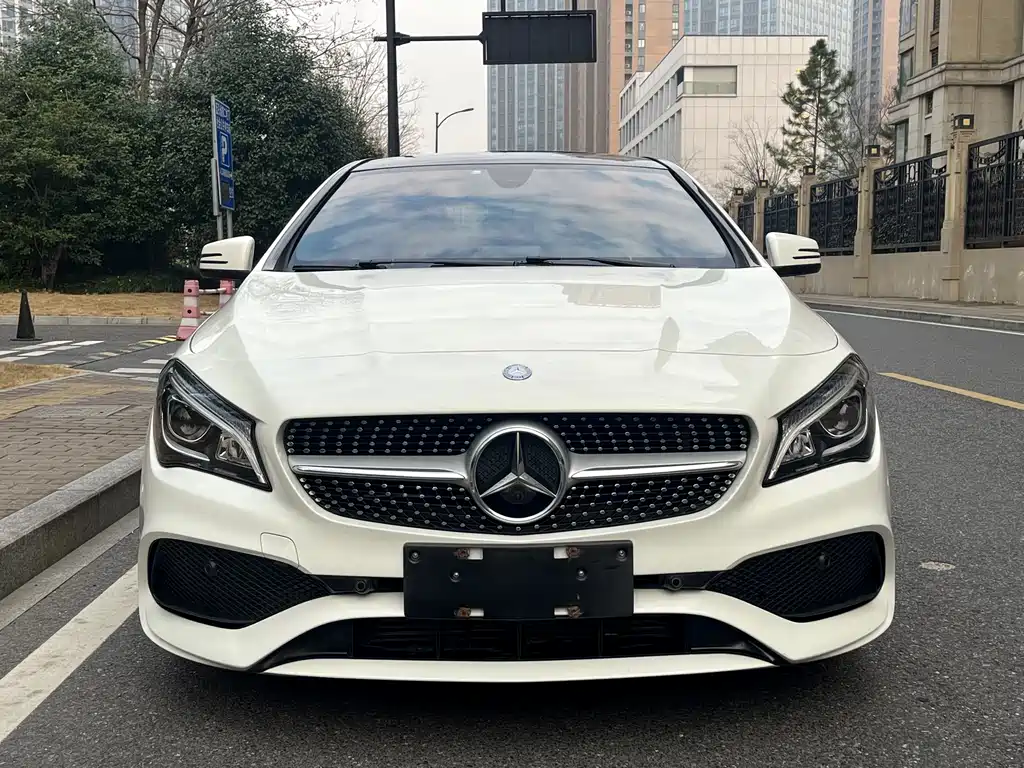 MERCEDES-BENZ CLA