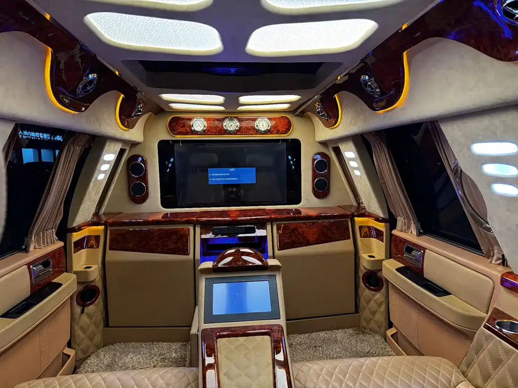 Lincoln Navigator — миниатюра 17