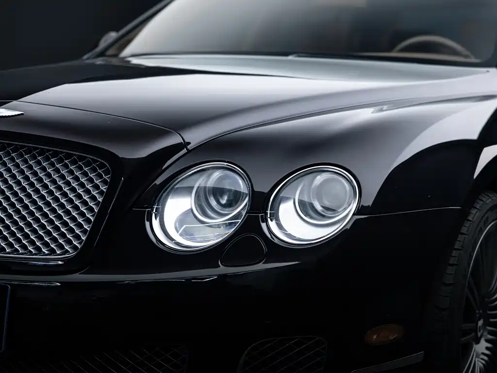 Bentley Flying Spur — миниатюра 28