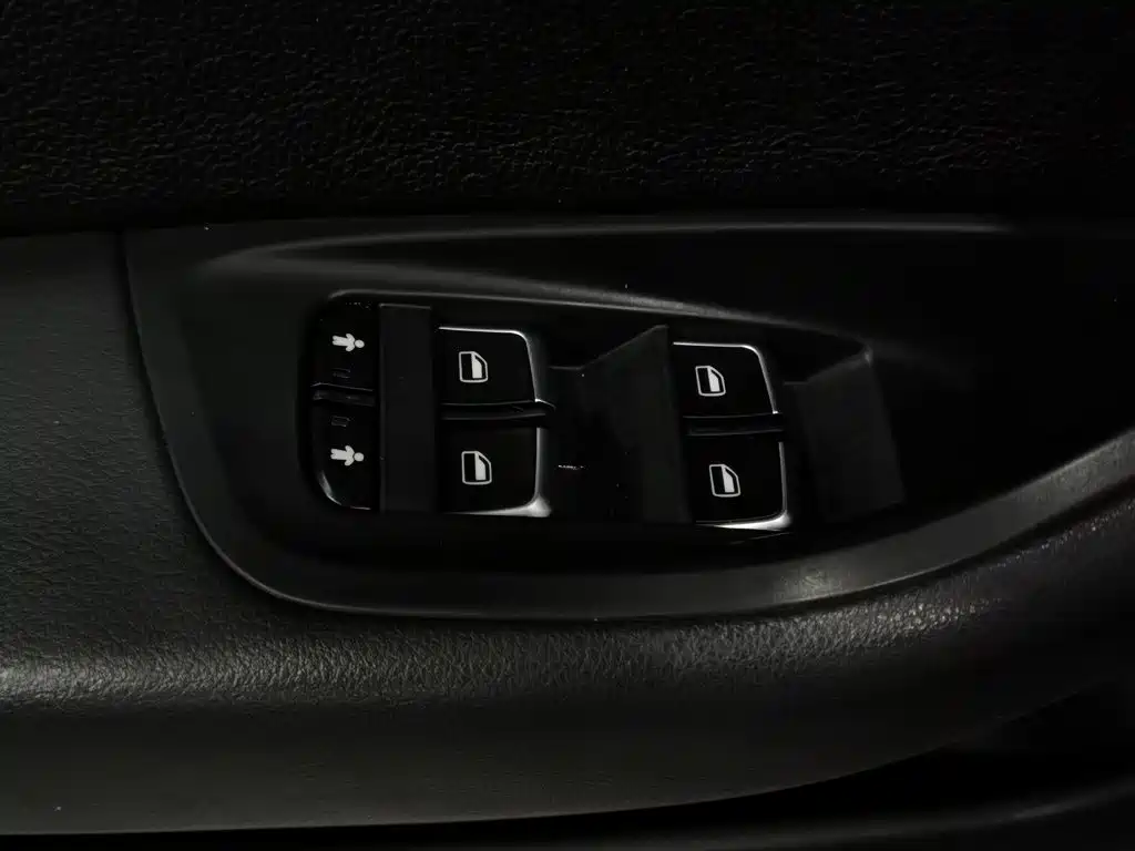 Audi A6L — миниатюра 9