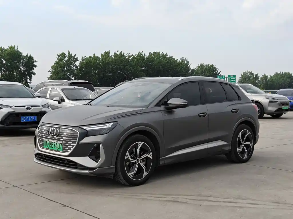 Audi Q4 e-tron 2024