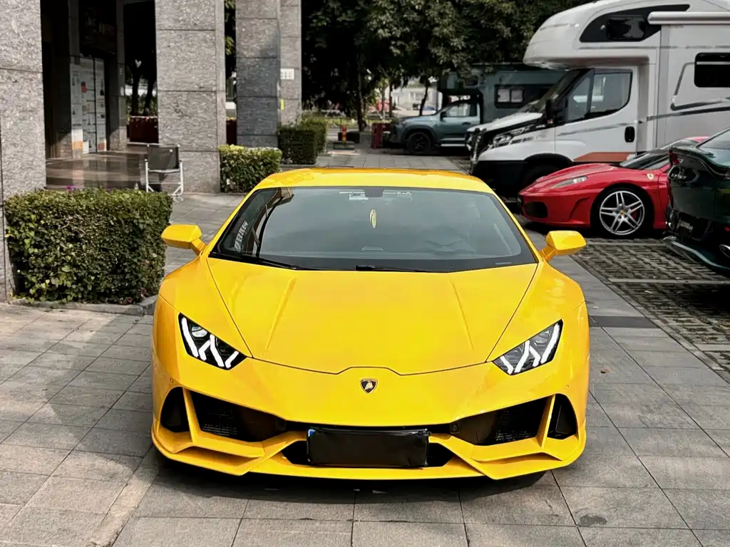 LAMBORGHINI HURACÁN