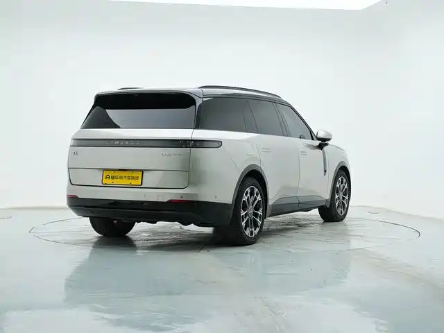 Lynk & Co 900 — миниатюра 28