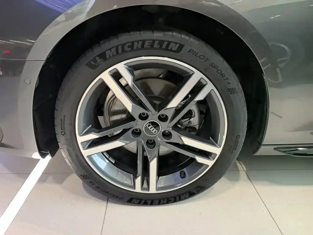 Audi A4L — миниатюра 23