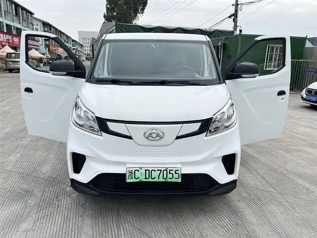 saic-maxus chase-ev30