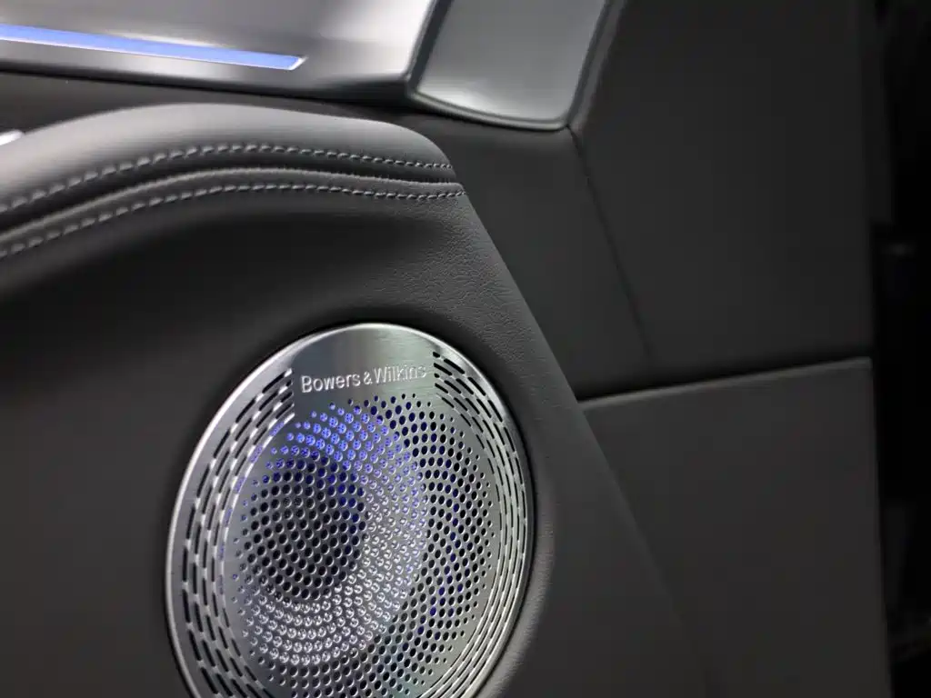 BMW XM — миниатюра 8