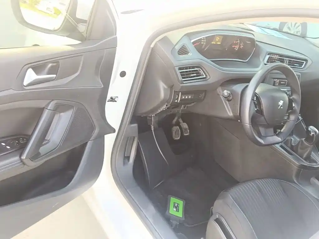 Peugeot 308 — миниатюра 16