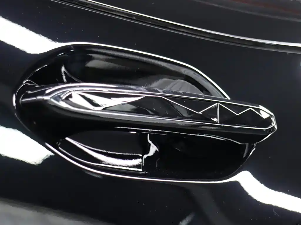 BMW XM — миниатюра 32