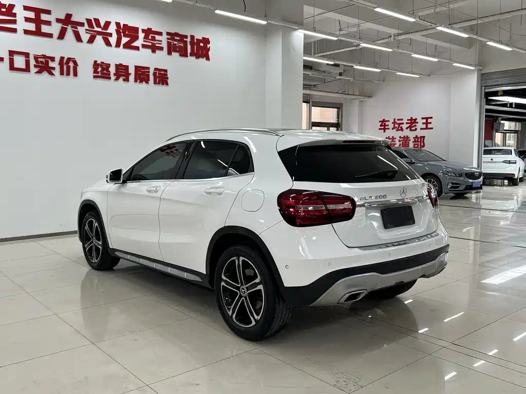 Mercedes-Benz GLA 2018 GLA 200 Fashion