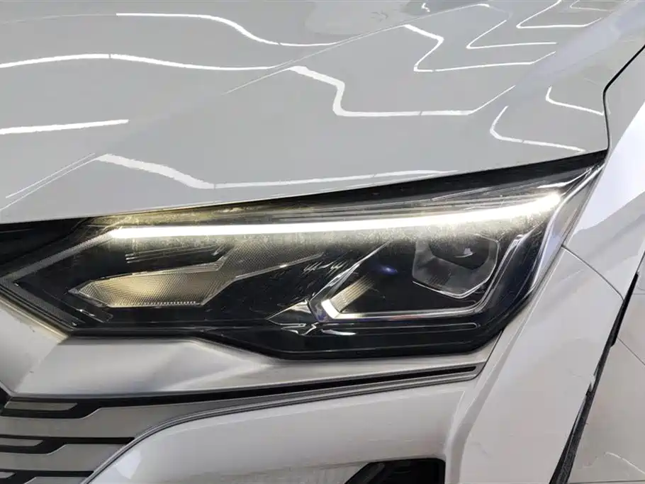 DONGFENG YI HYUN MAX