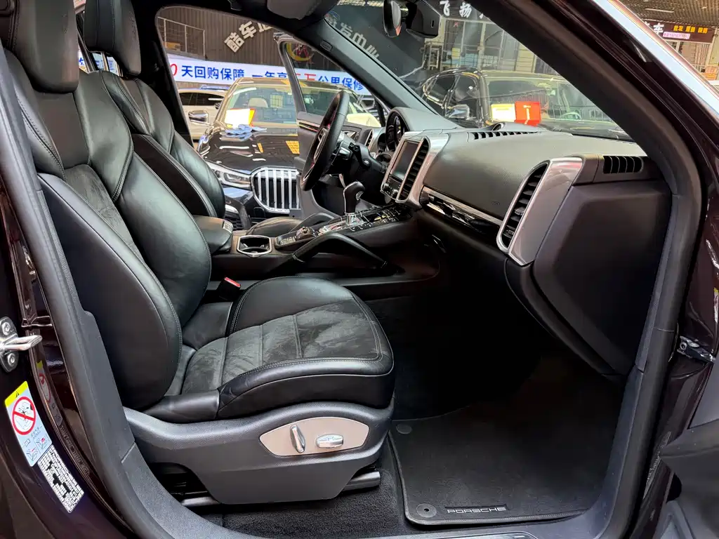 Porsche Cayenne — миниатюра 15