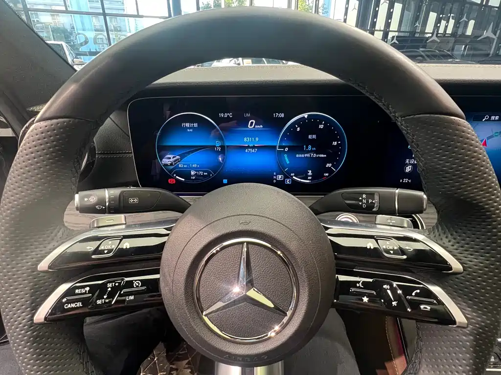 MERCEDES-BENZ E CLASS