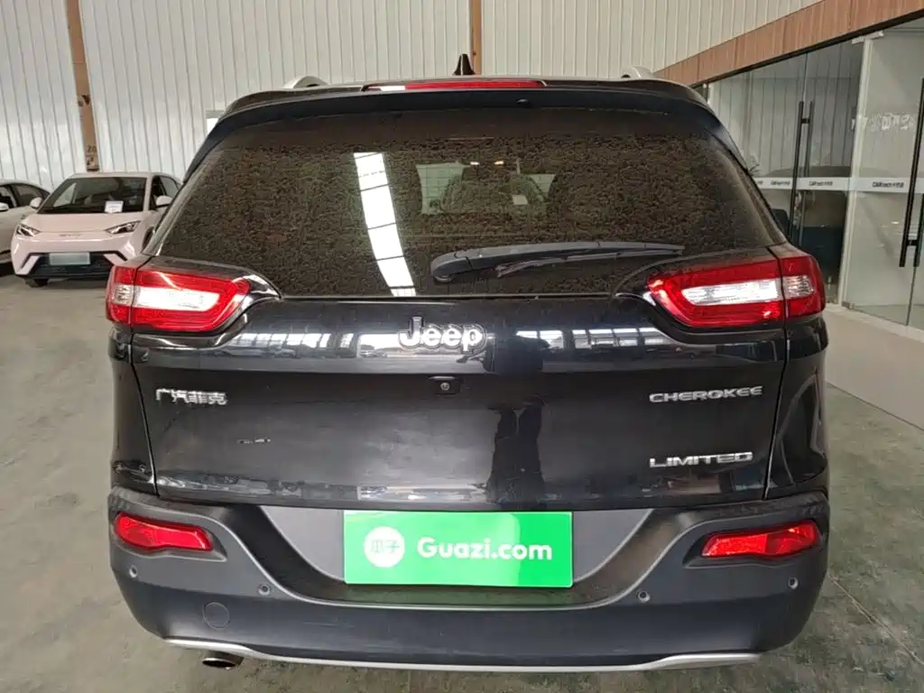 Jeep Cherokee — миниатюра 6