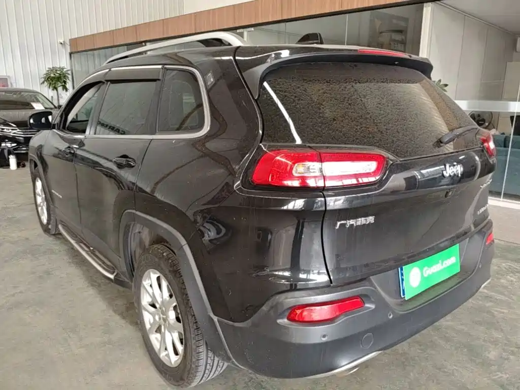 Jeep Cherokee — миниатюра 5