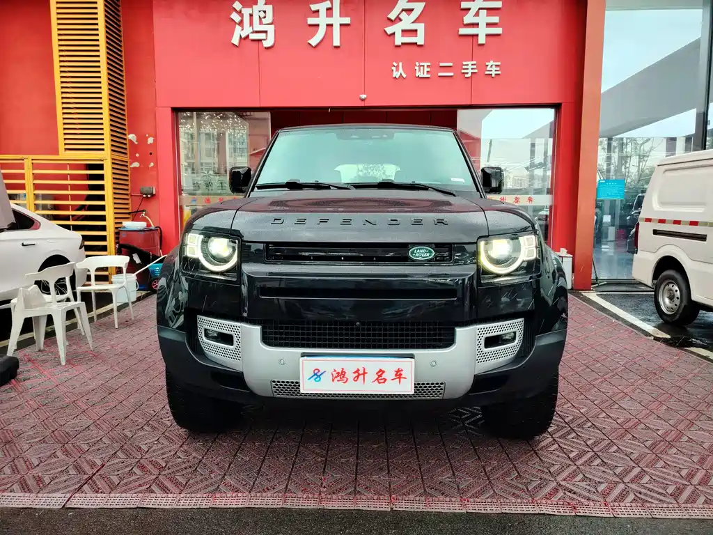 LAND ROVER DEFENDER