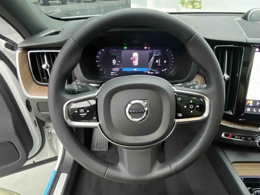 Volvo XC60 — миниатюра 14