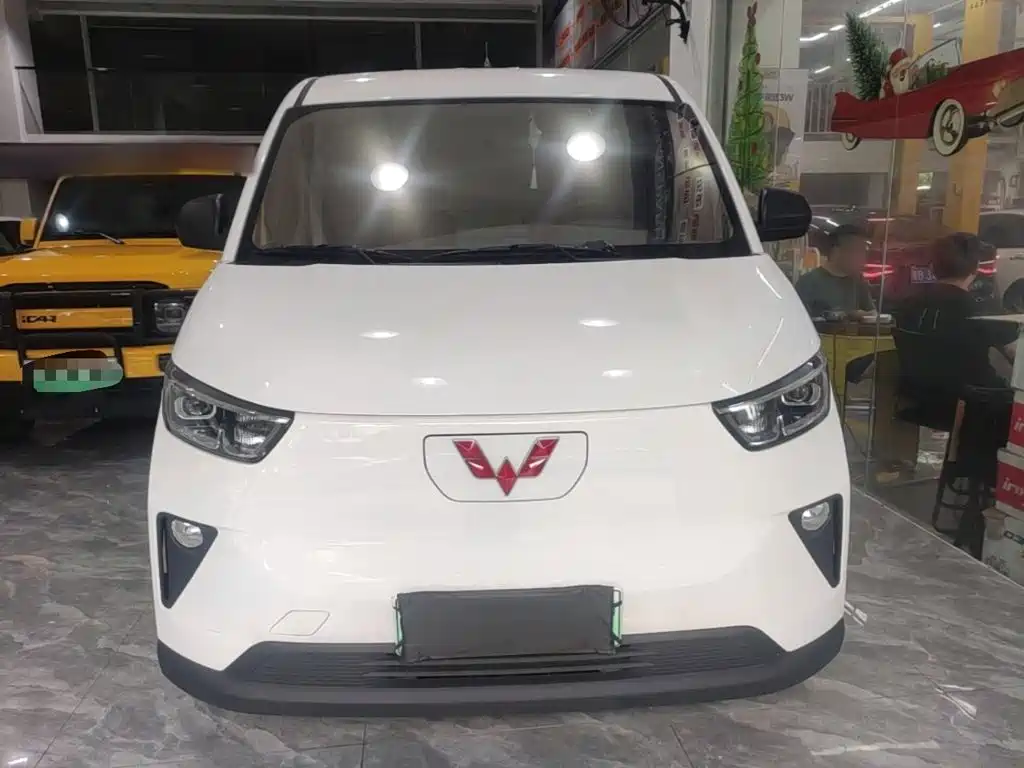 Wuling Yangguang — миниатюра 3