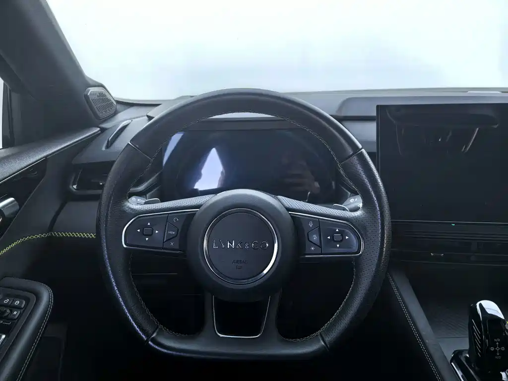 Lynk & Co 03 — миниатюра 7