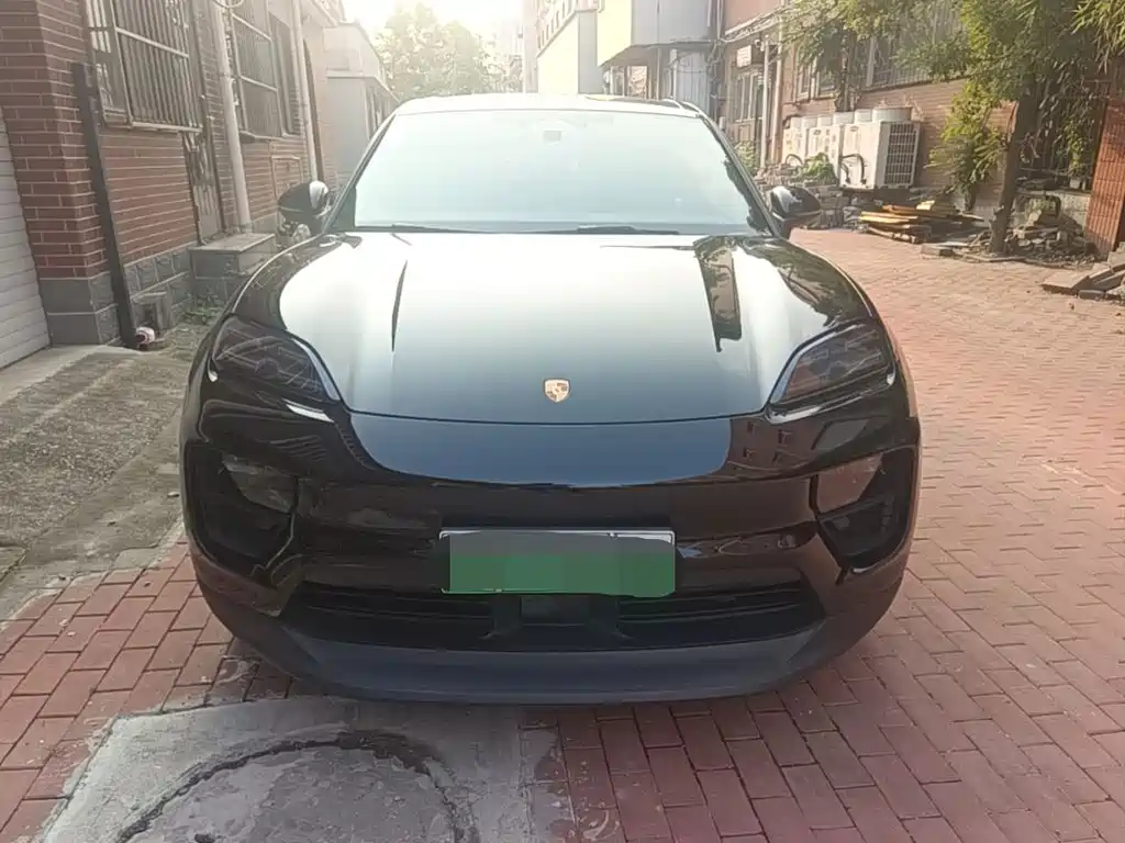 Porsche Macan EV — миниатюра 2