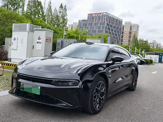 Zeekr 001
