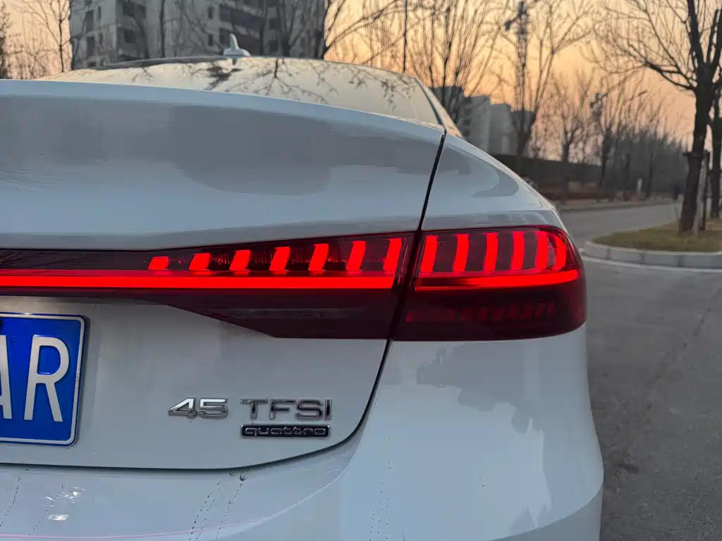 AUDI A7L