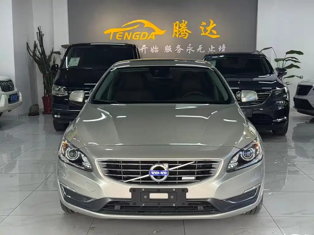 Volvo S60 PHEV — миниатюра 2