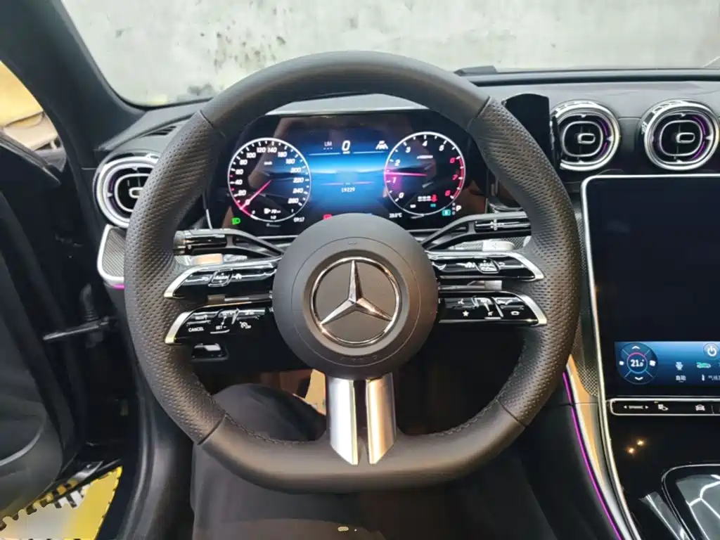 Mercedes-Benz C-Class — миниатюра 11