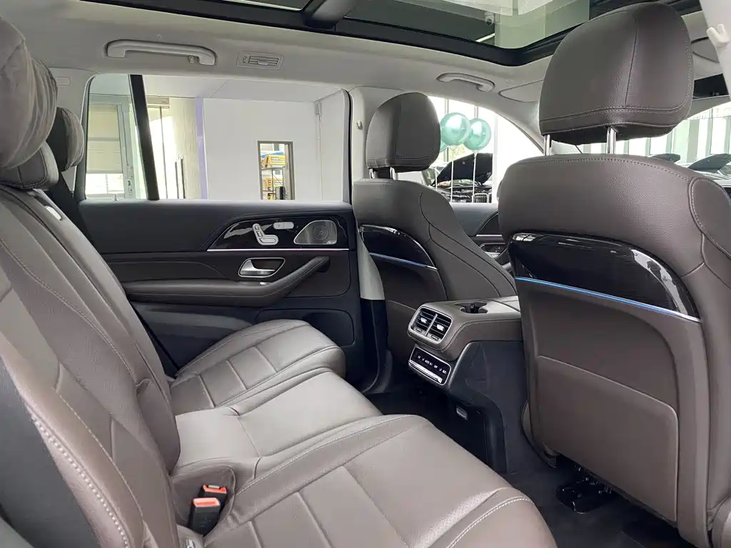 Mercedes-Benz GLS — миниатюра 35