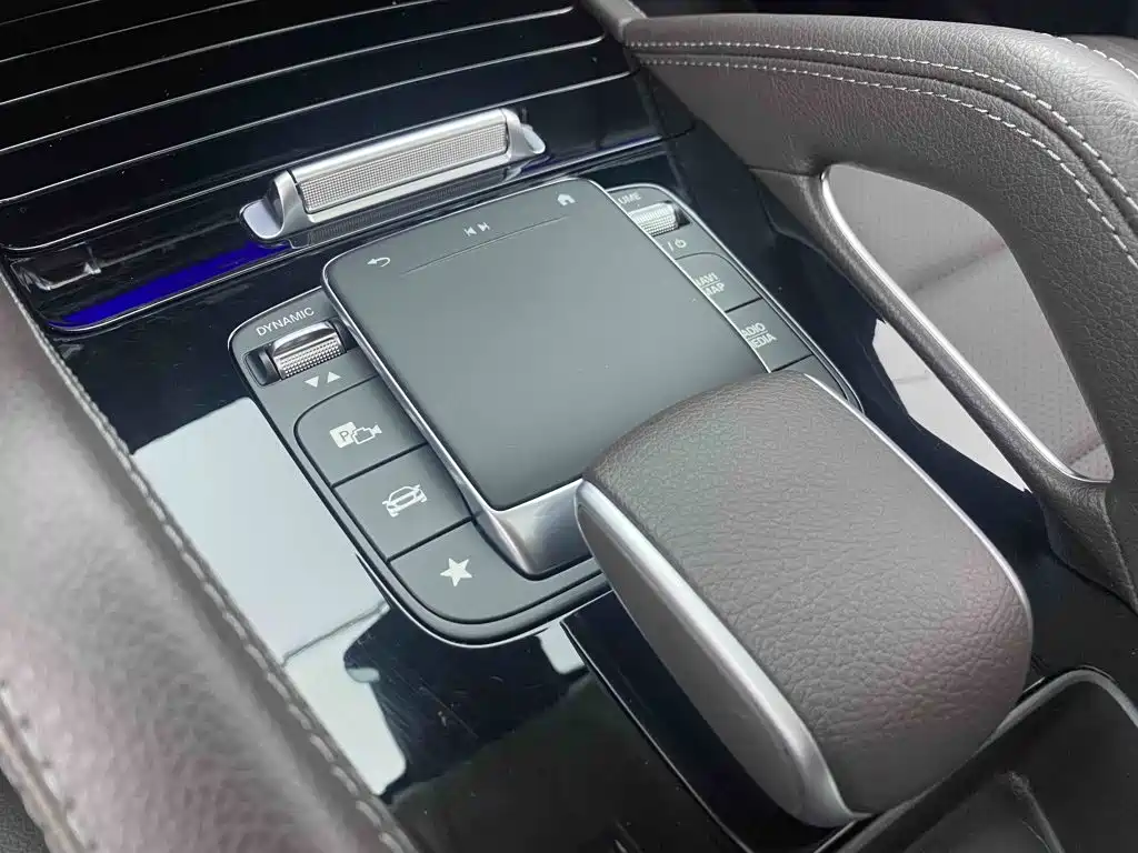 Mercedes-Benz GLE (Import) — миниатюра 22