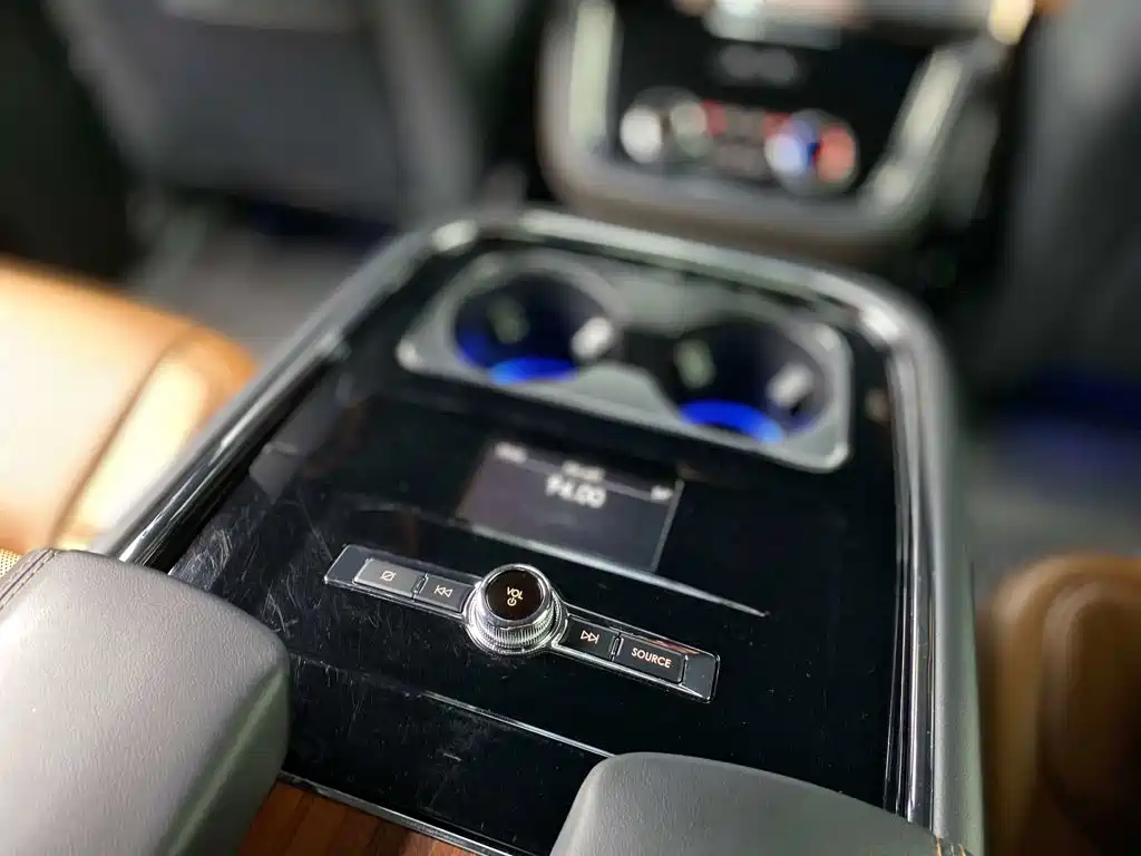 Lincoln Navigator — миниатюра 24