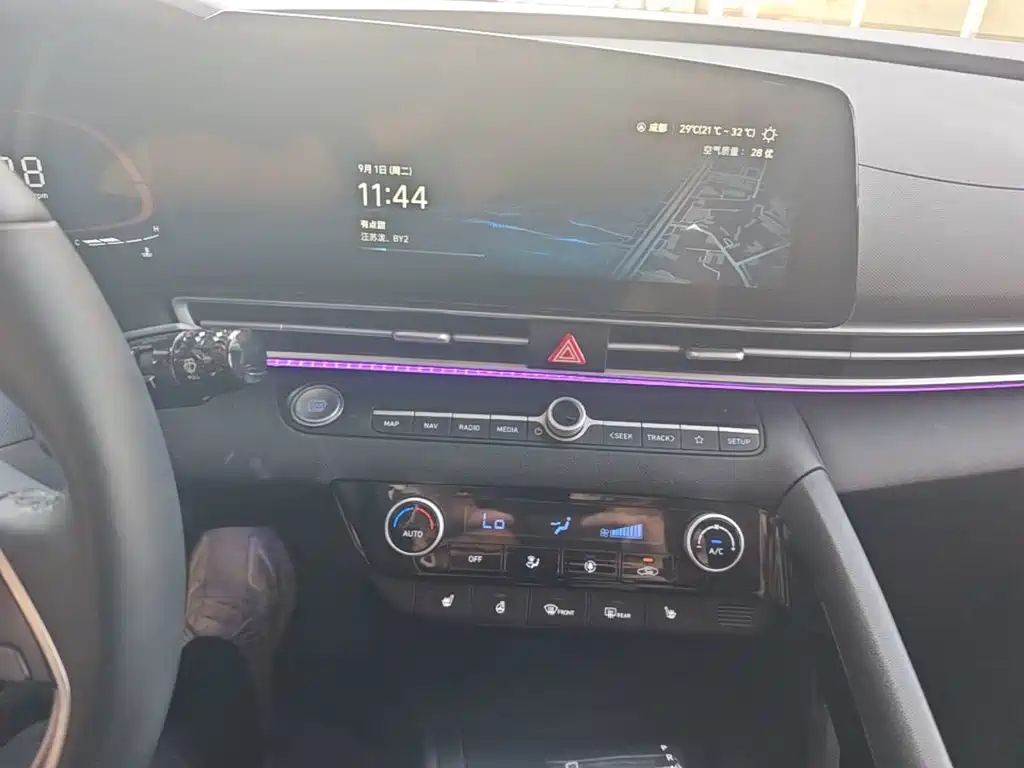 Hyundai Elantra — миниатюра 13