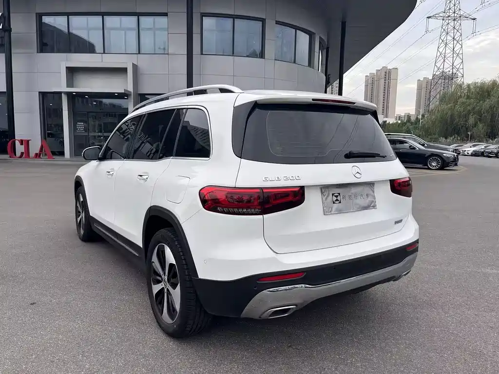 Mercedes-Benz GLB — миниатюра 4