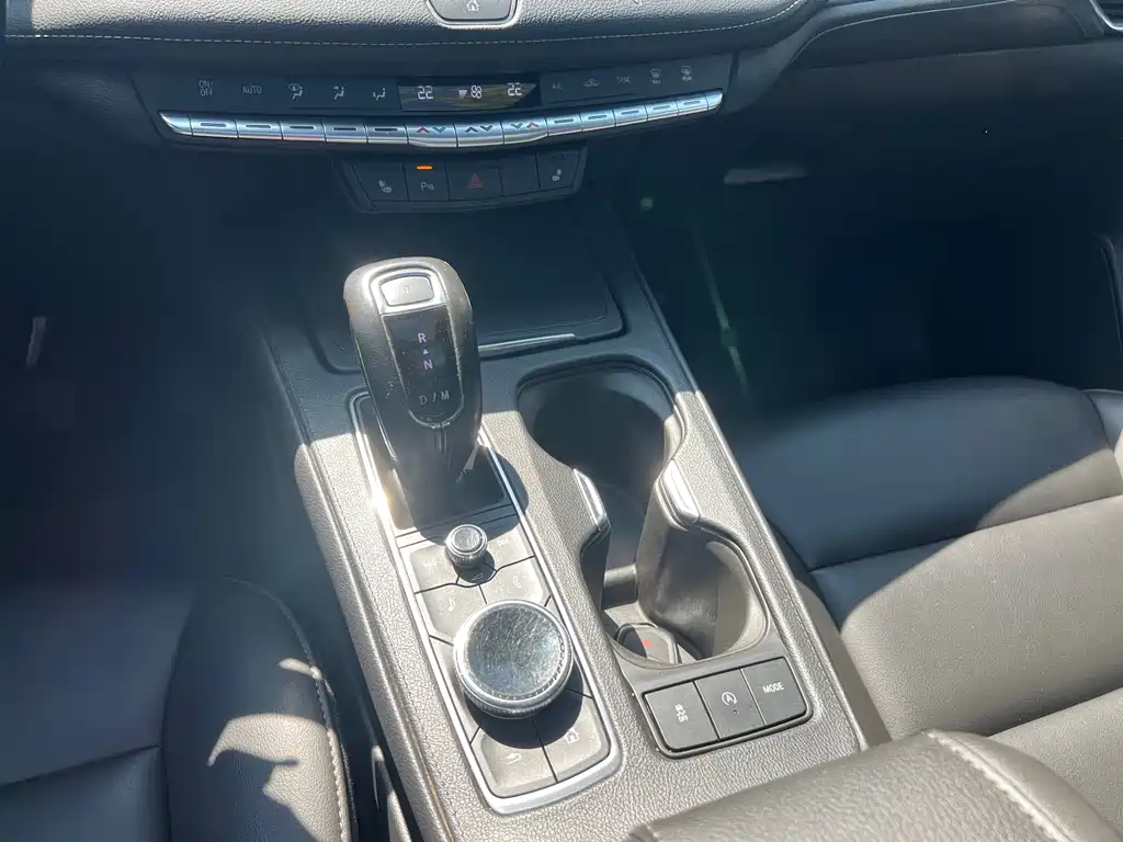 Cadillac XT4 — миниатюра 13