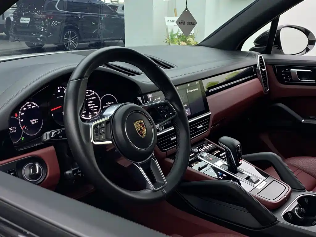 Porsche Cayenne — миниатюра 18