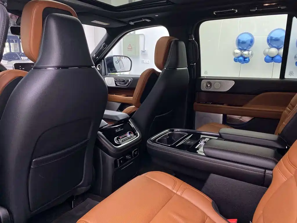 Lincoln Navigator — миниатюра 34