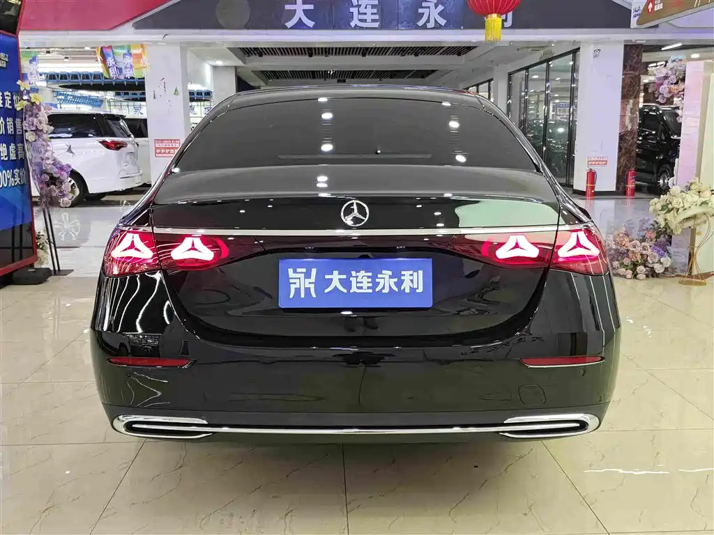 Mercedes-Benz E-Class — миниатюра 14