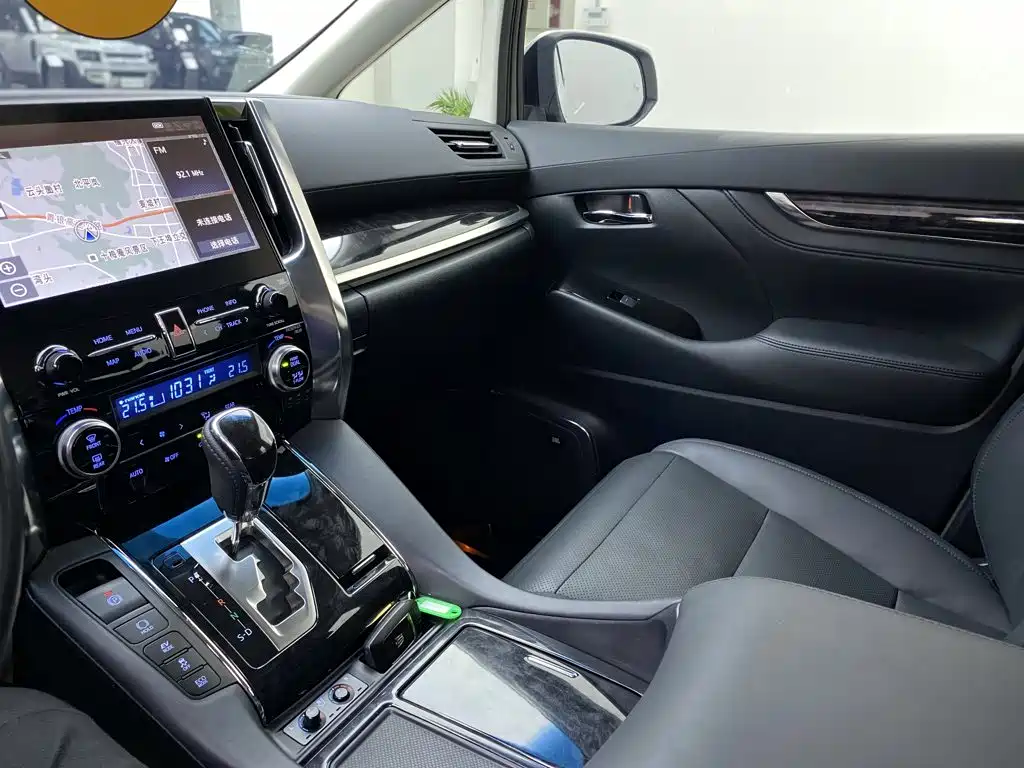Toyota Vellfire — миниатюра 25