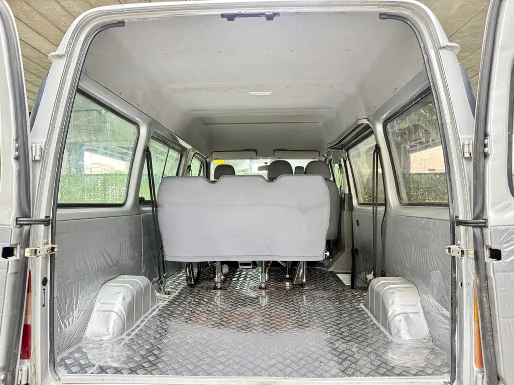 Ford Transit Classic — миниатюра 10