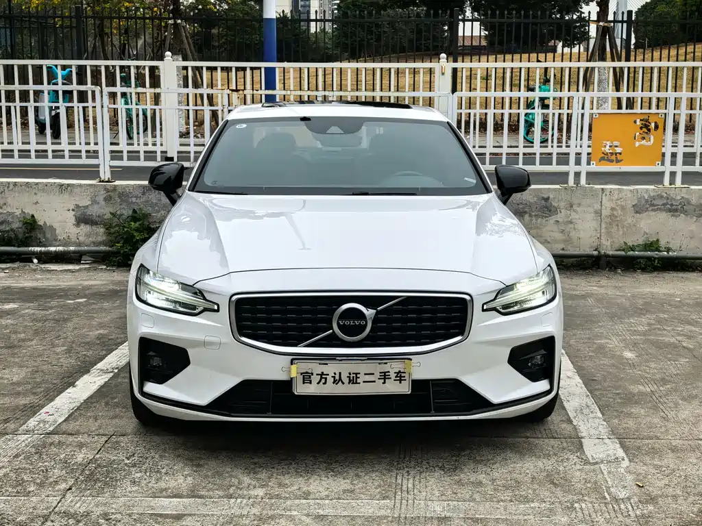VOLVO S60