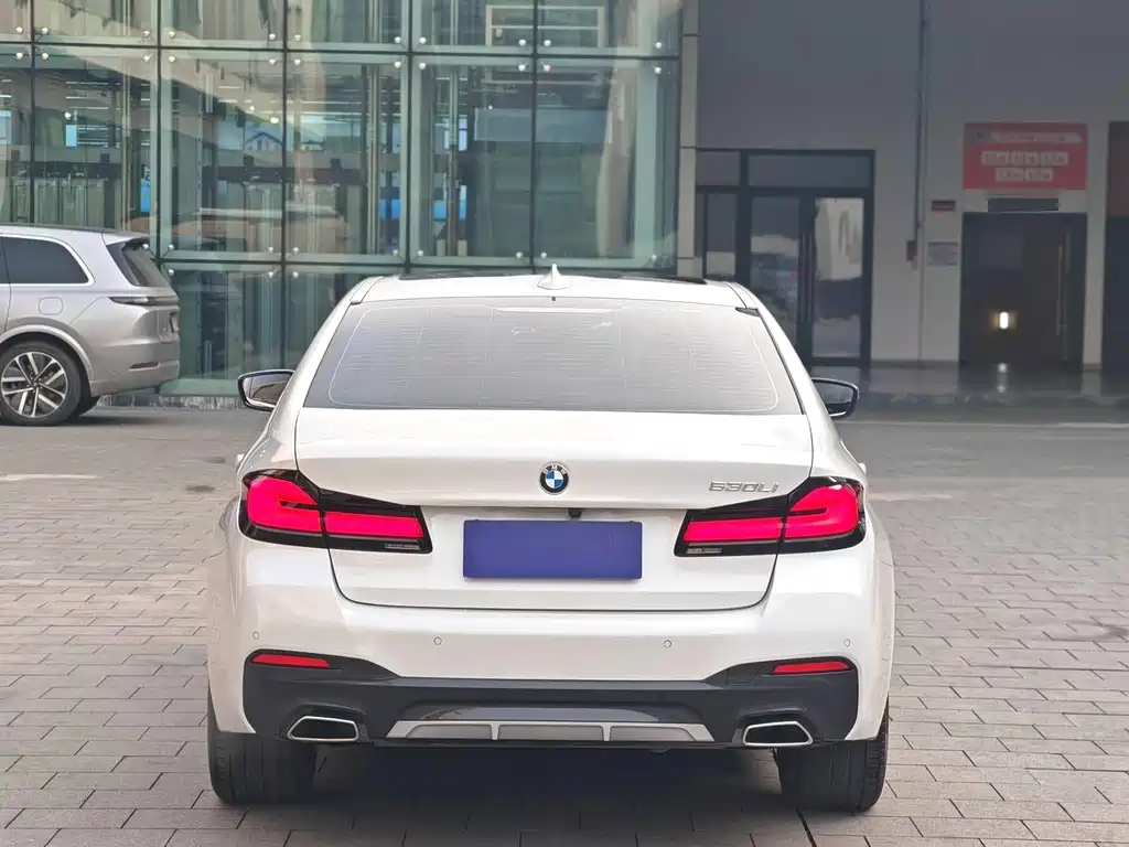 BMW 5 SERIES