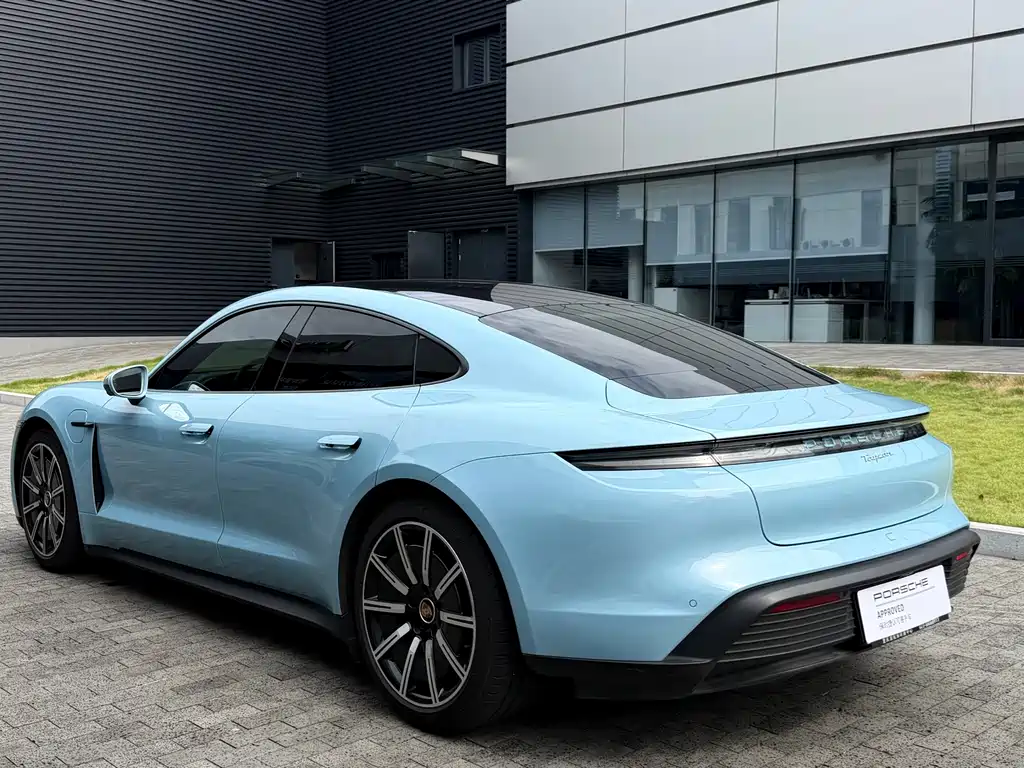 Porsche Taycan — миниатюра 5