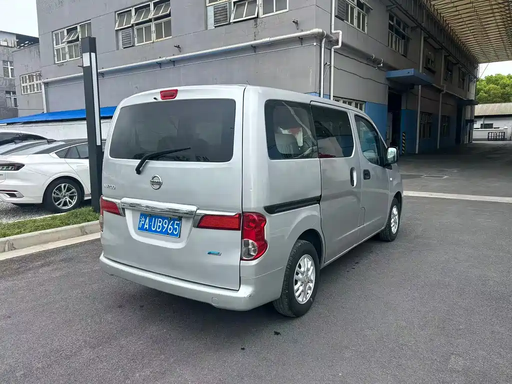 Nissan NV200 — миниатюра 11