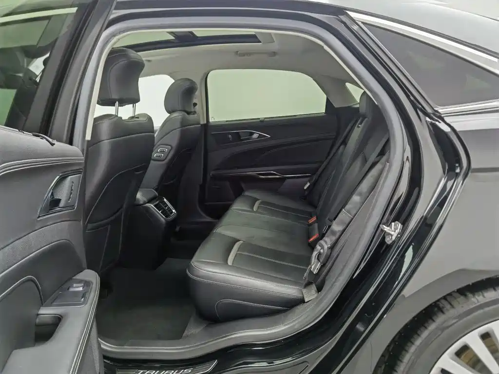 Ford Taurus — миниатюра 15