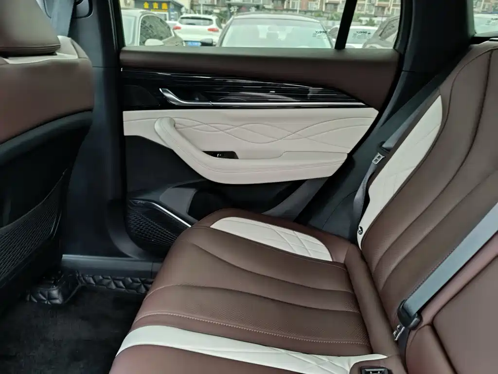 Geely Xingyue L — миниатюра 11