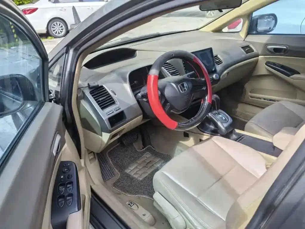 Honda Civic — миниатюра 4