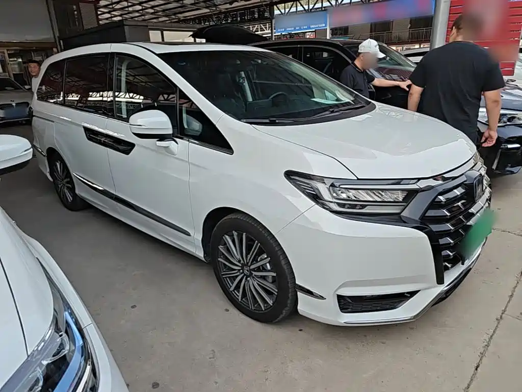 Honda Elysion — миниатюра 4