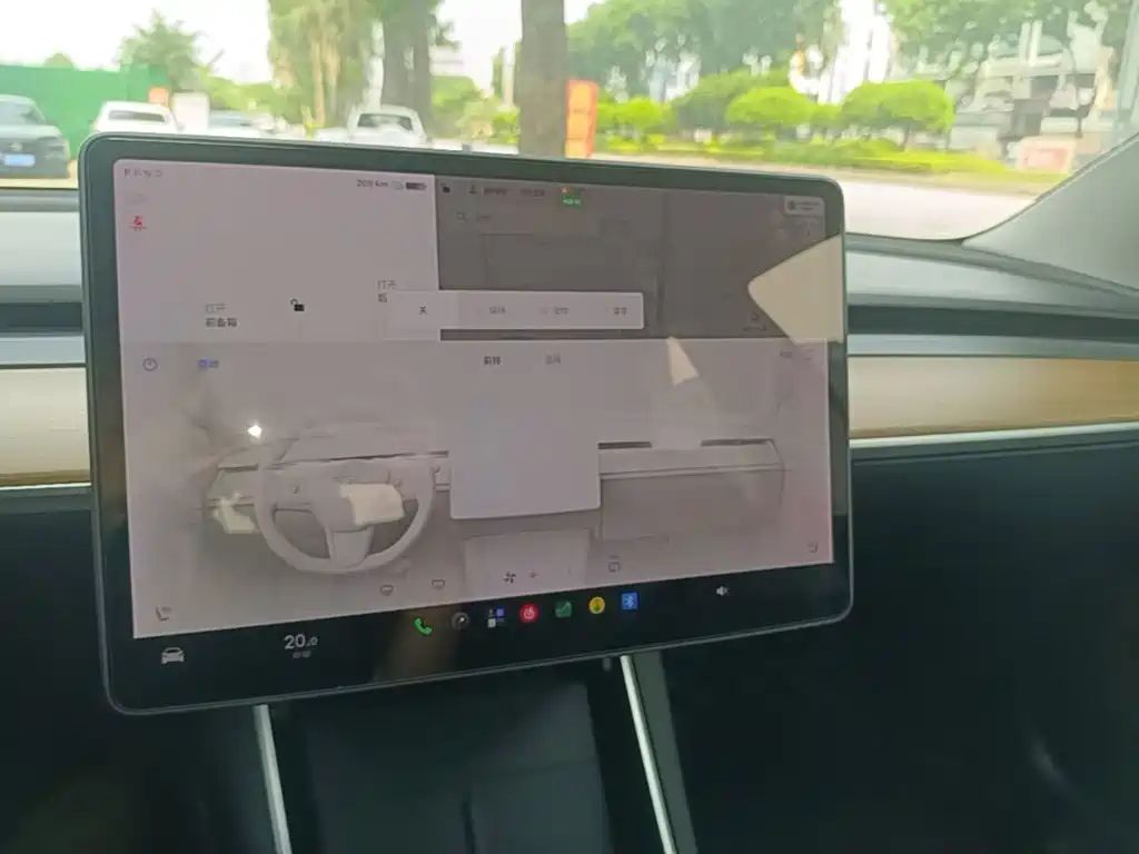 Tesla Model 3 — миниатюра 13