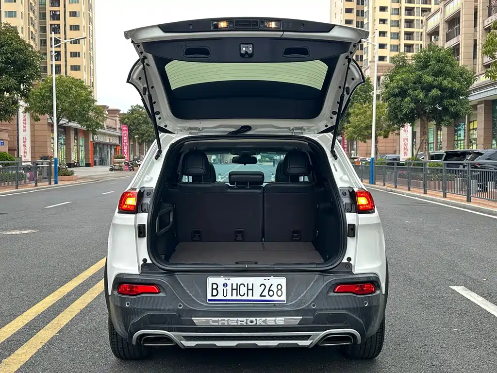 Jeep Cherokee — миниатюра 15