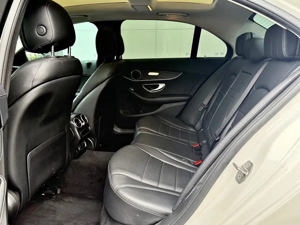Mercedes-Benz C-Class - фото 7